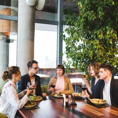 Ghidul complet: Cum alegi furnizorul de tichete de masă pentru compania ta în 2026